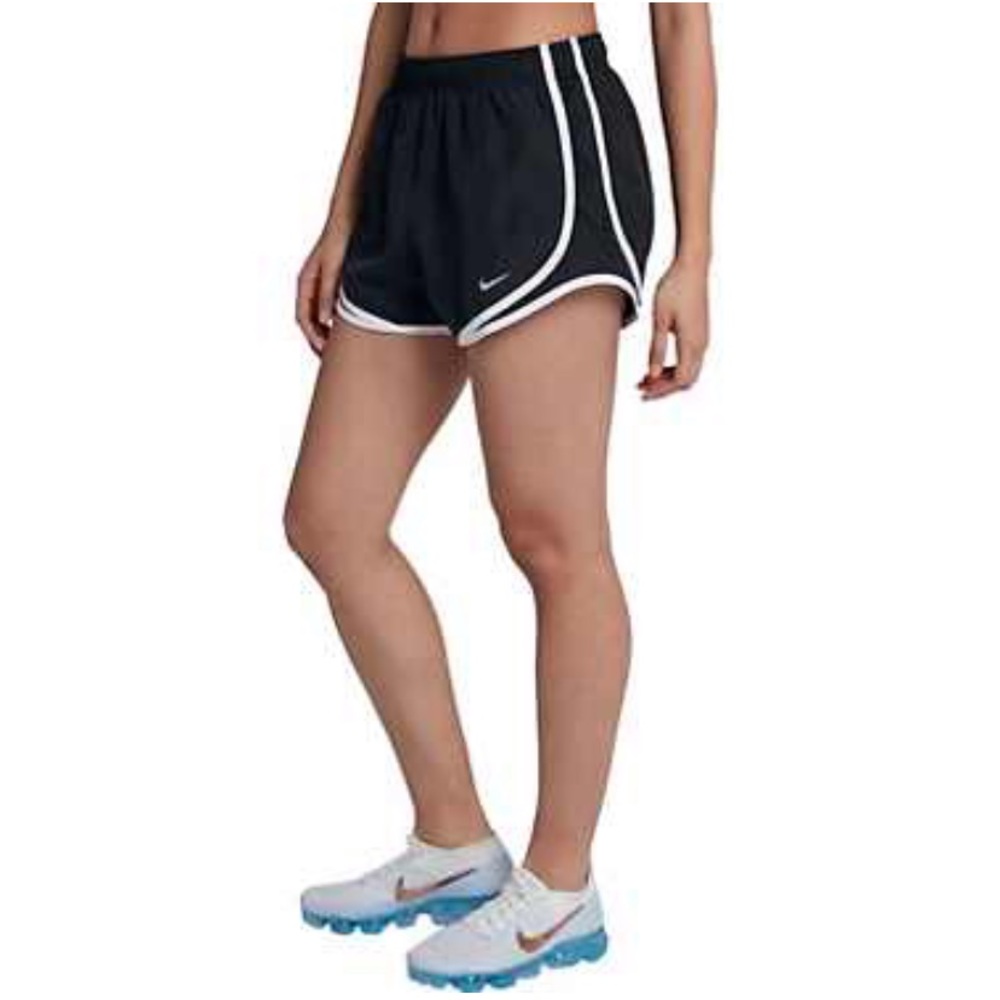 Black nike shorts
